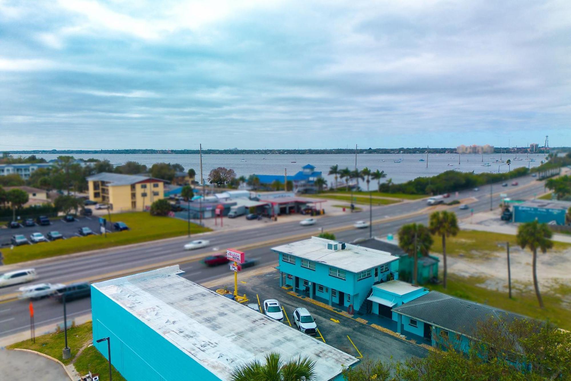 Aladdin Motel By Oyo Merritt Island Екстер'єр фото