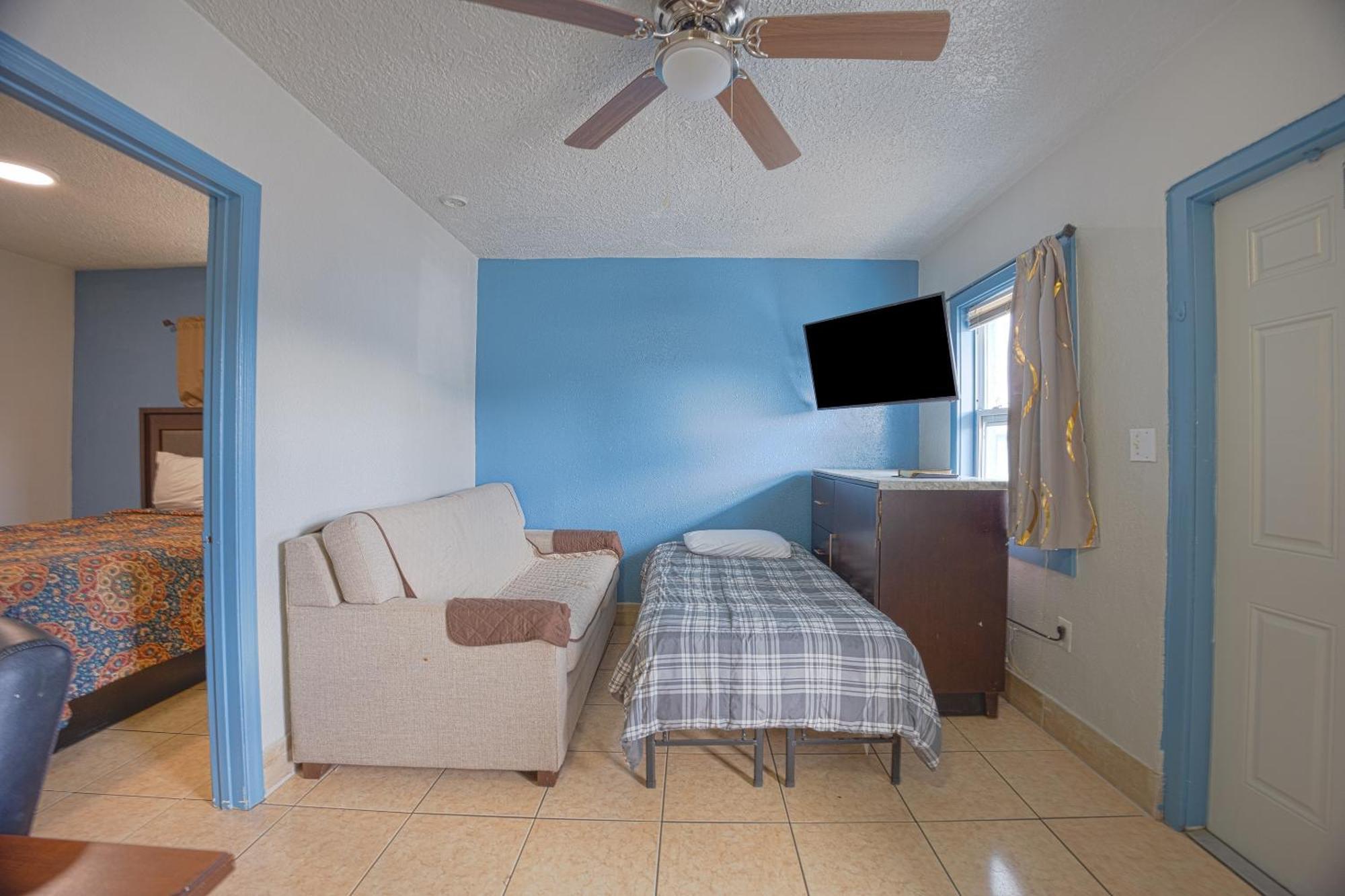 Aladdin Motel By Oyo Merritt Island Екстер'єр фото